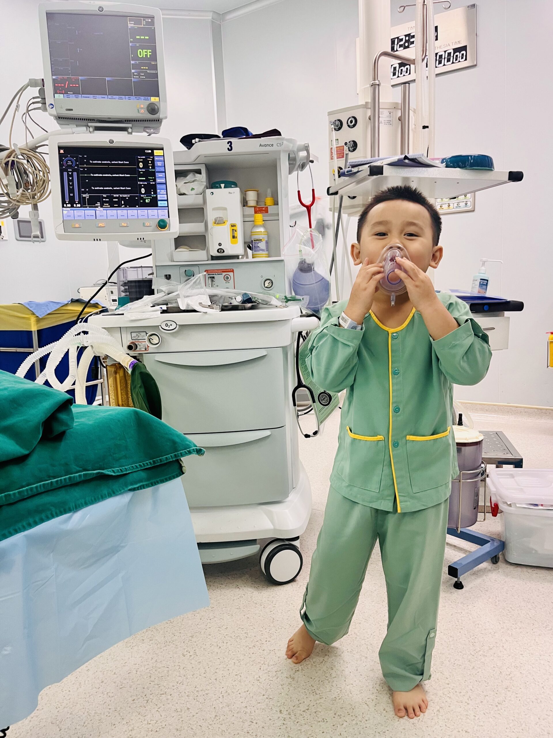 Cắt amidan bao lâu thì nói chuyện, ăn uống lại bình thường?